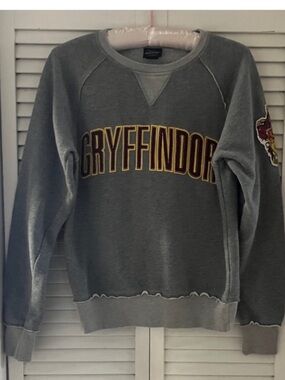 Harry Potter Gryffindor Gray Crewneck Sweatshirt Wizarding World Universal XS